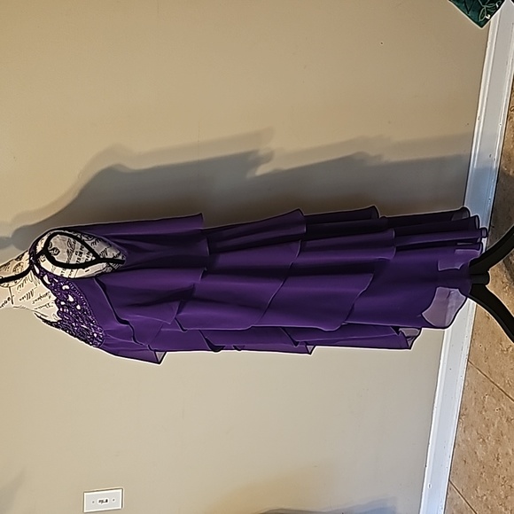 STUNNING EVENING DRESS!! 😍 💜 - Picture 4 of 10